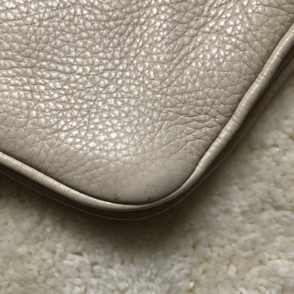 ✨HP!✨ Marc by Marc Jacobs | Pebbled leather clutch - Picture 3 of 8